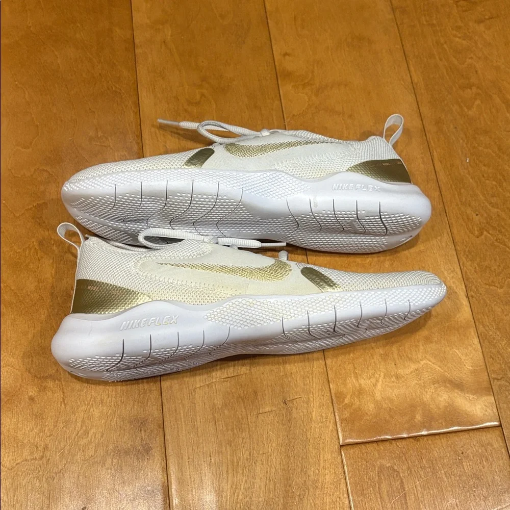 Nike Flex Experience Run 10 sneakers